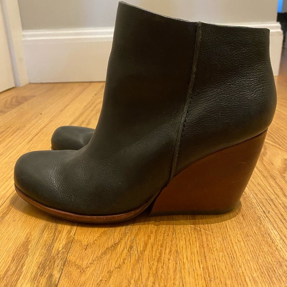 Black leather Kork-Ease bootie - Picture 1 of 6